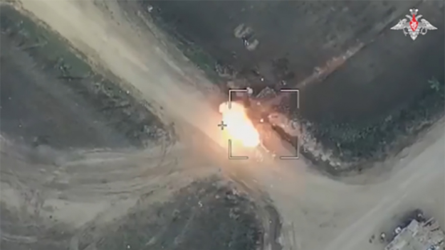 Nga tung video UAV cảm tử tấn công xe tăng và pháo tự hành Ukraine